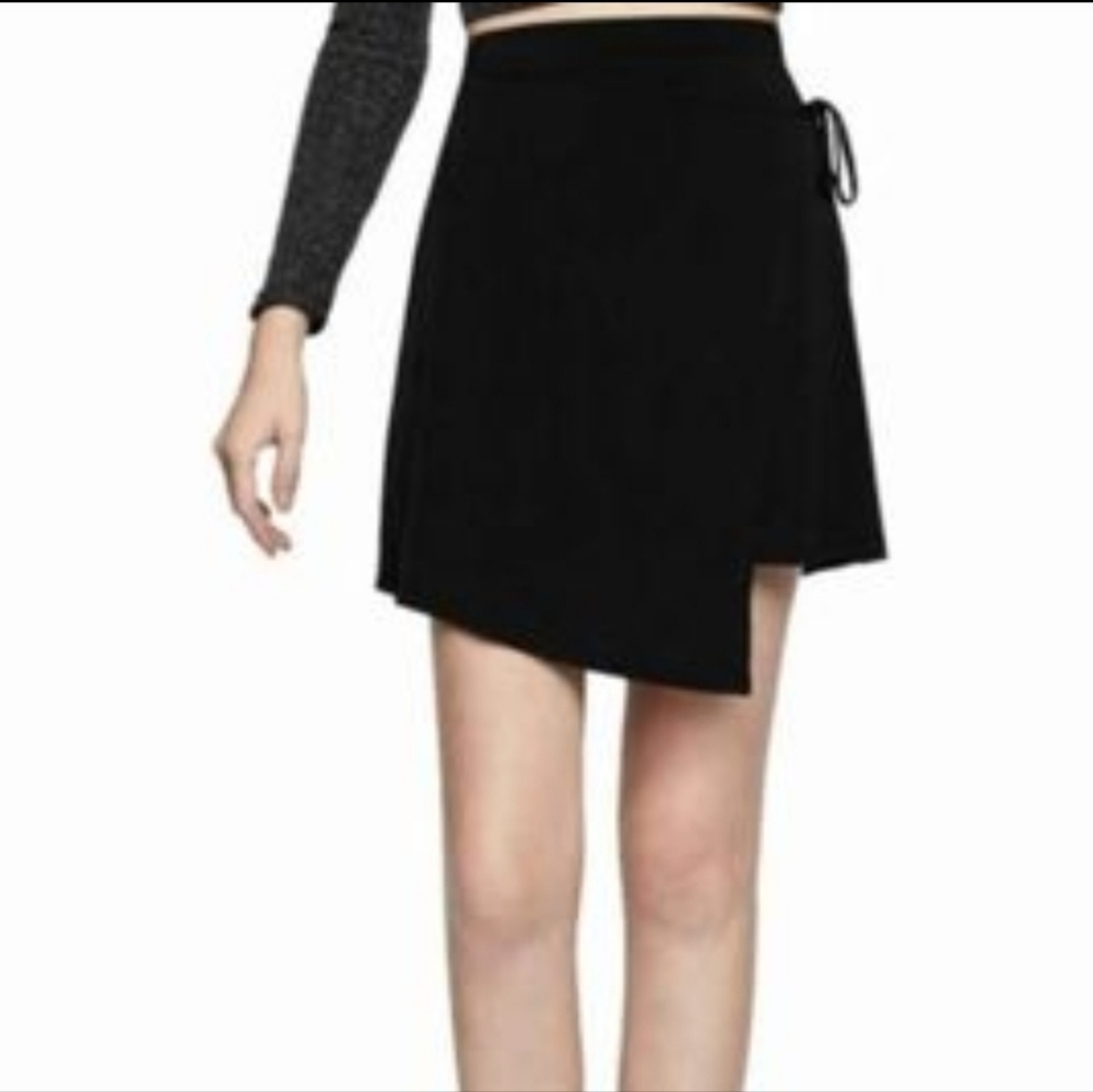 ▪︎New! Size M, BCBGeneration Skirt